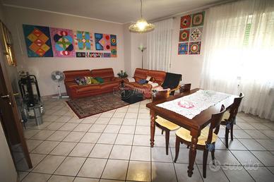 AMPIO TRILOCALE con DUE BALCONI, P. AUTO e BOX