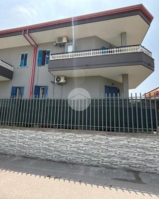 PORZIONE DI BIFAMILIARE A ACERRA