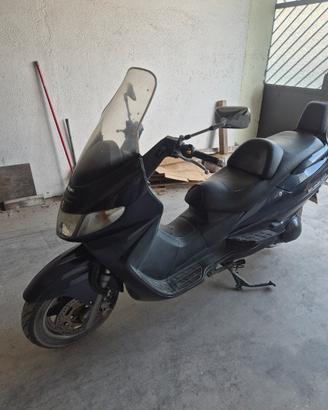 Suzuki burgman 400