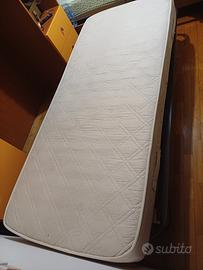 materasso con doghe in omaggio testiera