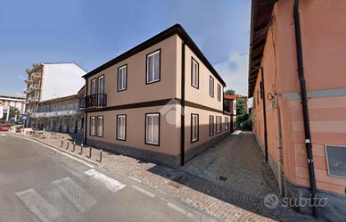 2 LOCALI A GRUGLIASCO