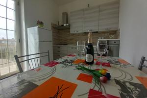 Casavacanza Marco 3202885912 a 200mt dal mare a