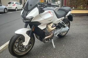 Moto Guzzi V100 2024 15.500km 7.500 Euro