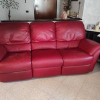 Divano in pelle rossa
