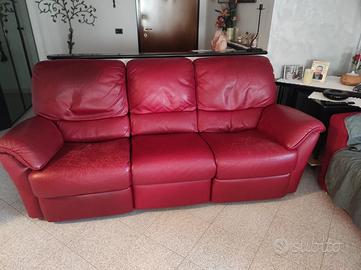 Divano in pelle rossa