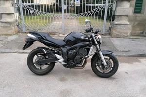 Yamaha FZR 600 - 2006