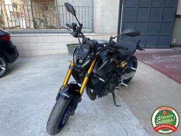 YAMAHA MT-09 * SOLO 1.240 Km