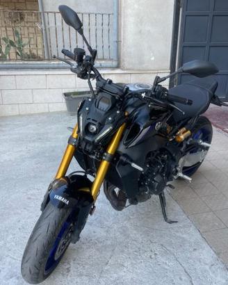 YAMAHA MT-09 * SOLO 1.240 Km