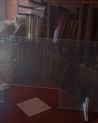 Divisorio in plexiglass