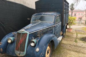 Lancia Artena Epoca, trasformata furgone