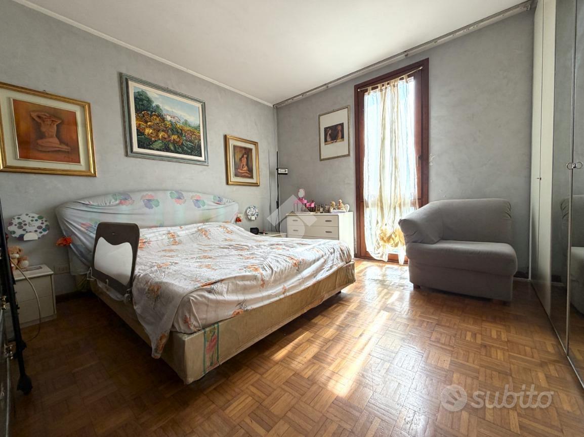 4 LOCALI A PERSICO DOSIMO - Vista 5