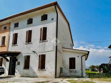 CASA DI CORTE A CORNUDA