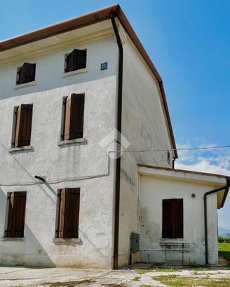 CASA DI CORTE A CORNUDA