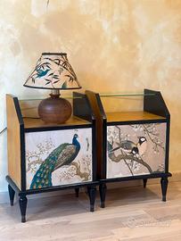 VENDUTI ❌ Comodini vintage orientali pavone