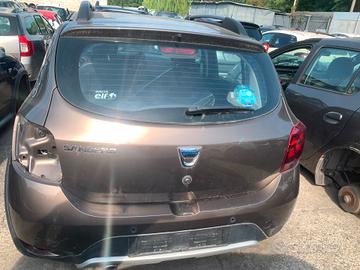 POSTERIORE DACIA SANDERO STEPWAY 2019 PER RICAMBI