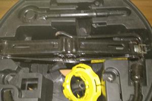kit atrezzi auto