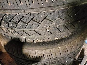 Cerchioni in lega Audi con pneumatici