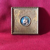 madonna con  bambino in cornice antica