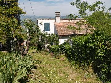 Casa indipendente con giardino nel verde