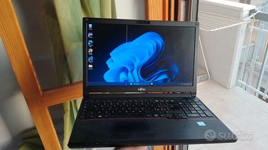 Notebook Fujitsu Siemens 15.6" Intel Core i5-6200U