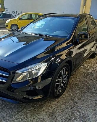 MERCEDES GLA (X156) GLA 200 d Automati...