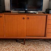 credenza più mobile stile mid-century scandinavo 