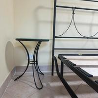 Letto matrimoniale in ferro piu comodini vetro