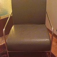 Poltrona vintage in ecopelle 