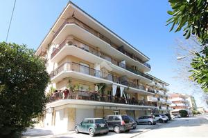 3 LOCALI A PORTO SAN GIORGIO