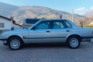 BMW 320i 4p