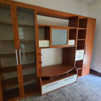 Parete soggiorno e scrivania pc