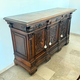 credenza in noce da sagrestia