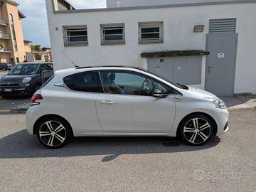 PEUGEOT 208 GT LINE