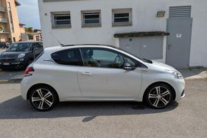 PEUGEOT 208 GT LINE