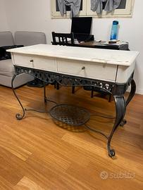 do via scrivania bianca in legno