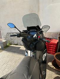 YAMAHA XMAX VERSIONE TECH MAX 300 2024