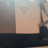 borsa Guess a mano