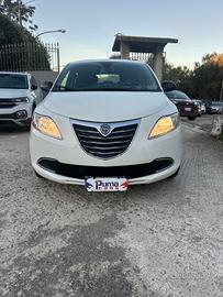 Lancia Ypsilon 1.2 69 CV 5 porte S&S Platinum