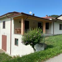 Villa indipendente e portico in Alta Valtidone