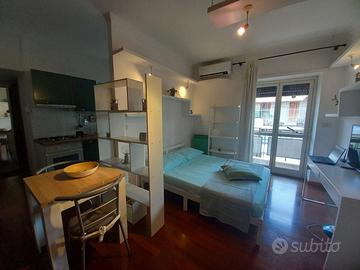 Monolocale adiacente metro A Tuscolana