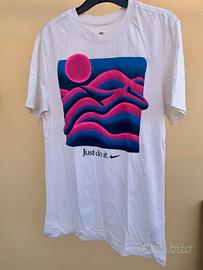 T-shirt Nike Sportswear Tee, taglia S