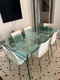 Tavolo di vetro allungabile