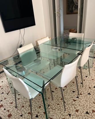 Tavolo di vetro allungabile