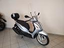 piaggio-medley-200-2025-parabrezza-e-bauletto-omag
