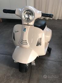 Moto elettrica Vespa per bimbi