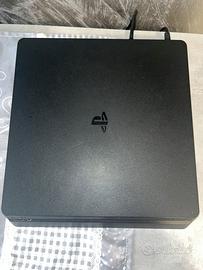 Ps4 slimm con DualShock e giochi