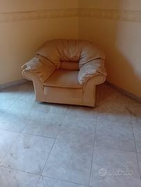 Divano con due poltrone
