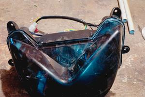 Faro nero per Aerox e nitro.