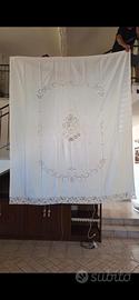 Tenda lino misto cotone a ricamo e intaglio