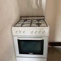 Cucina r forno a gas Delonghi 4 fuochi